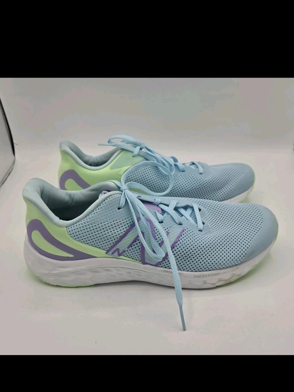 New Balance Fresh Foam Arishi v4 Blue Purple Green Womens Size 7